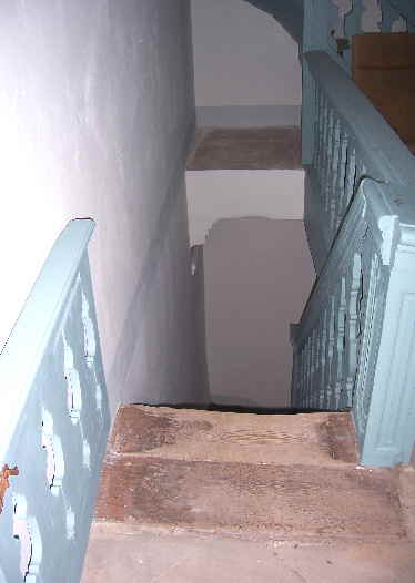 Dienertreppe zum 2. Stock
